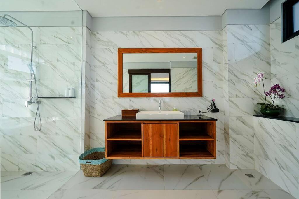 Grand Villa Uluwatu Ungasan Exterior foto